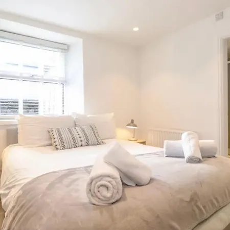 The Snuggery Apartman *